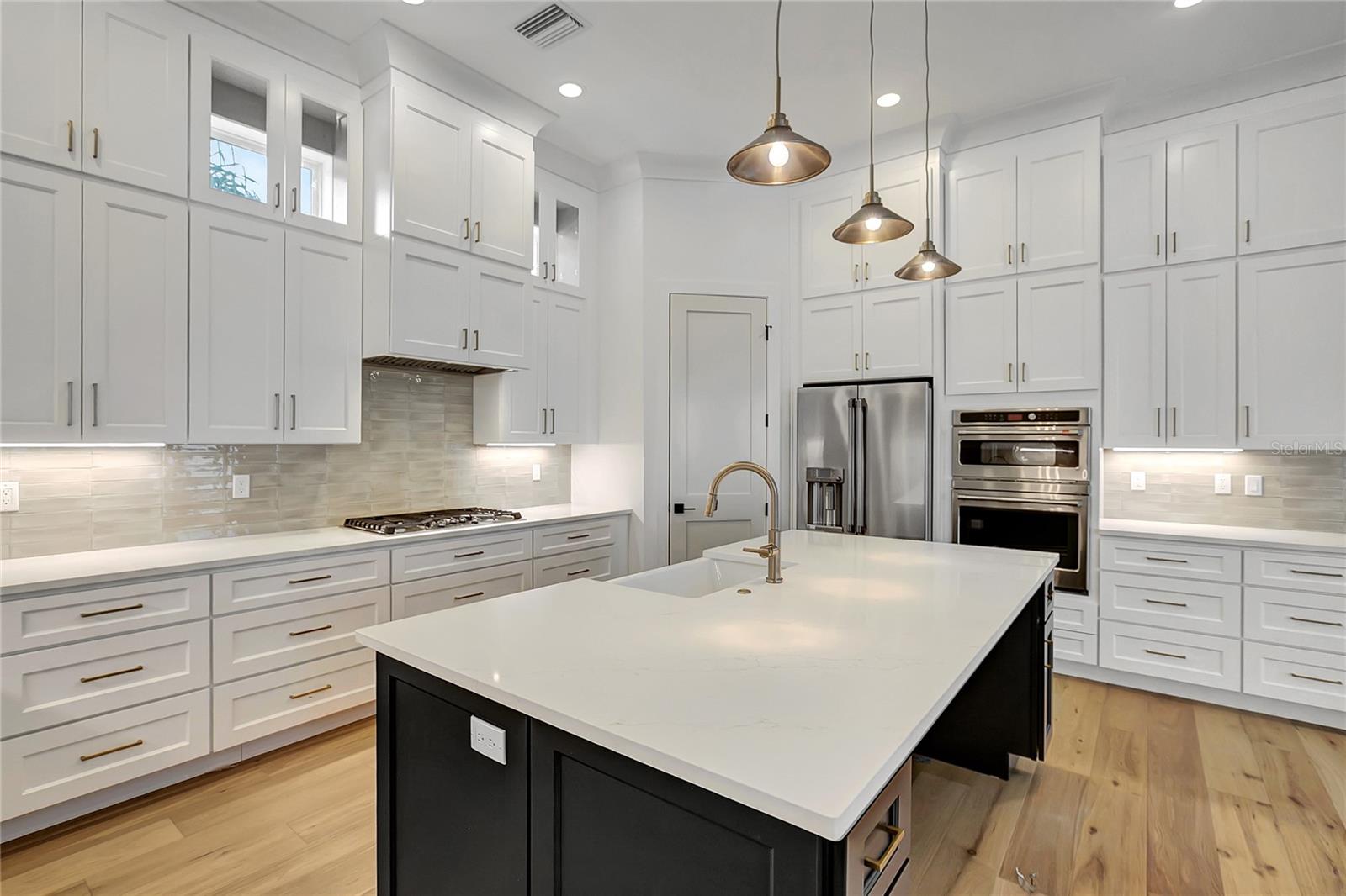 206 CHIPPEWA AVE — photo 27