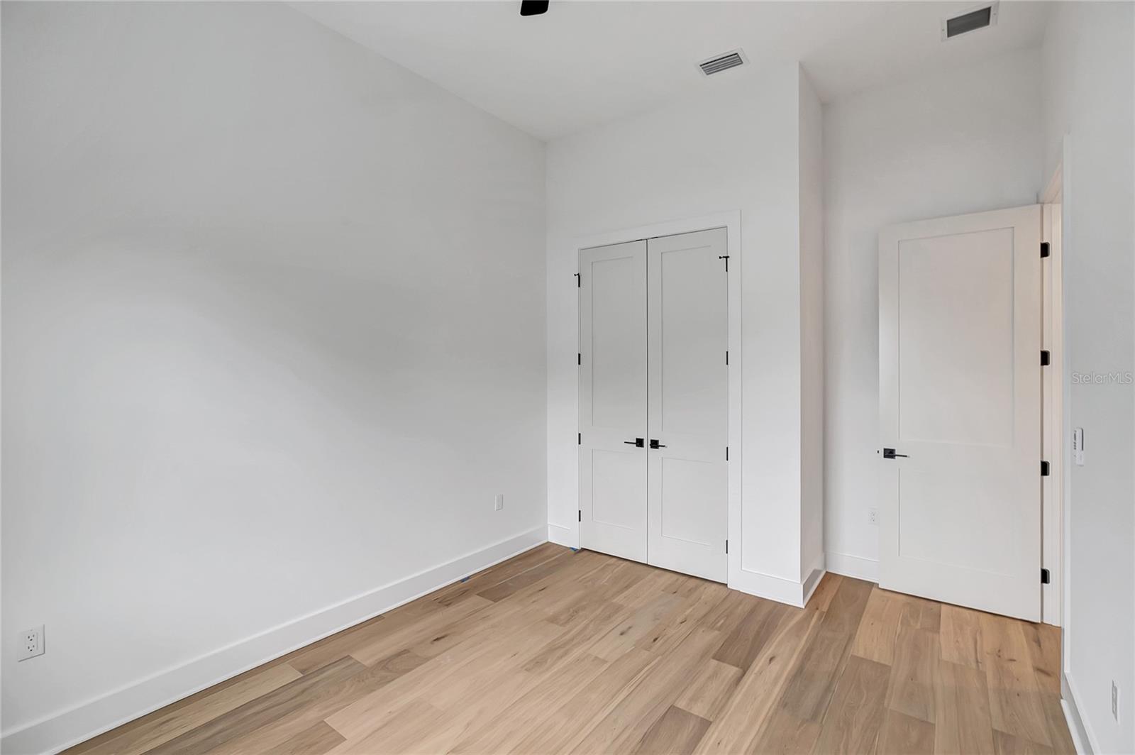 206 CHIPPEWA AVE — photo 37