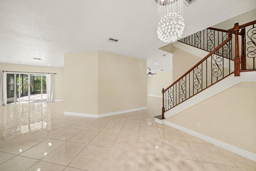 20009 OAKFLOWER AVE — photo 8