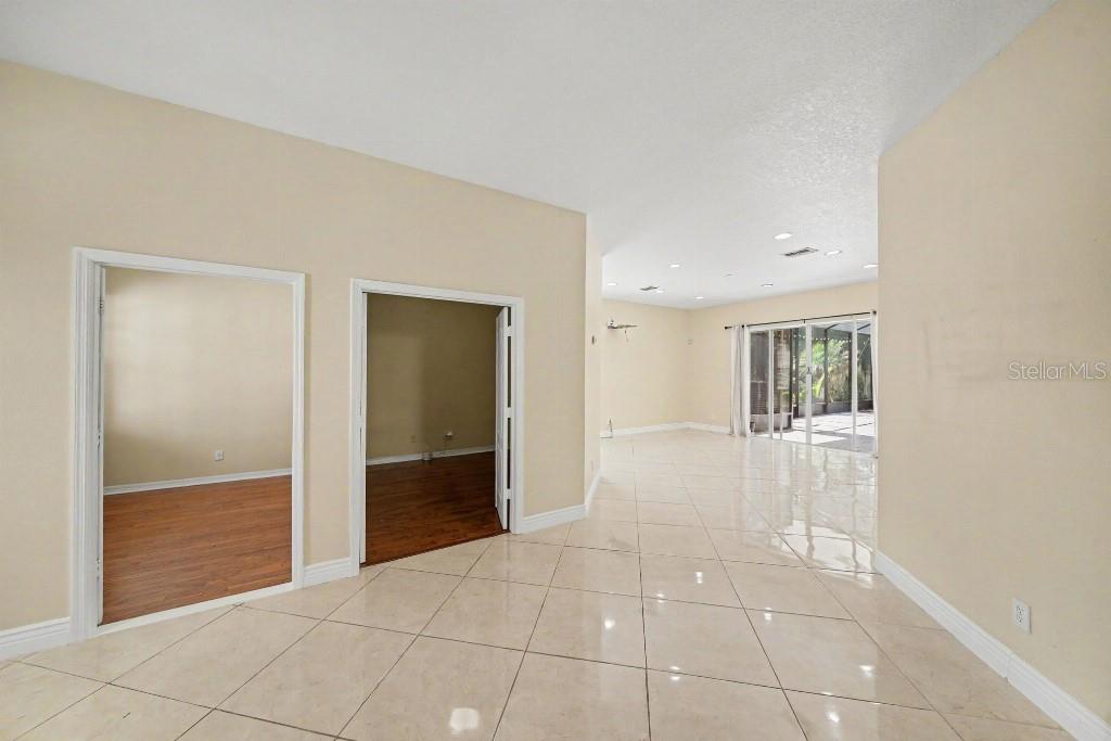 20009 OAKFLOWER AVE — photo 18