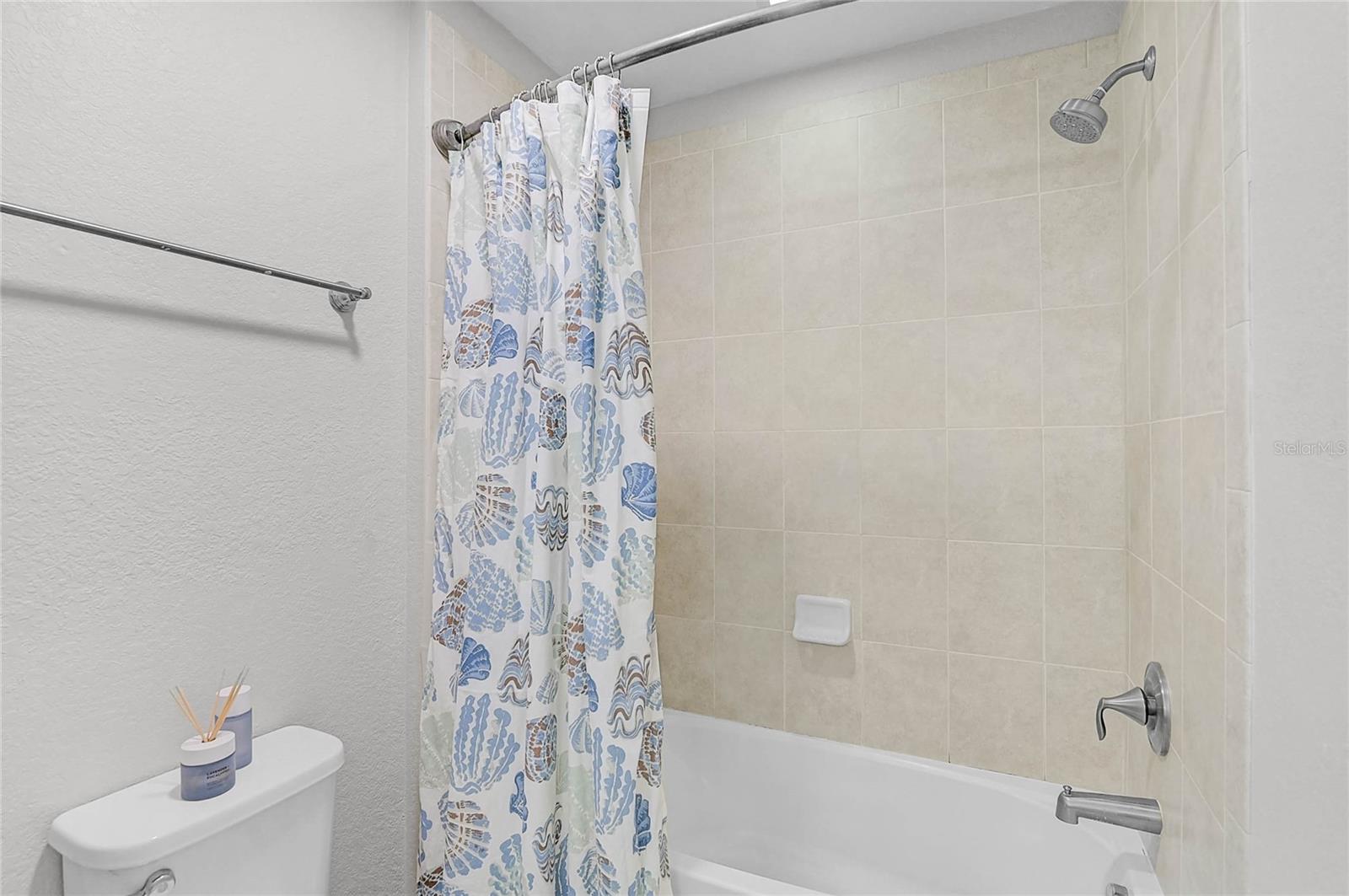 20275 GRANLAGO DR — photo 32