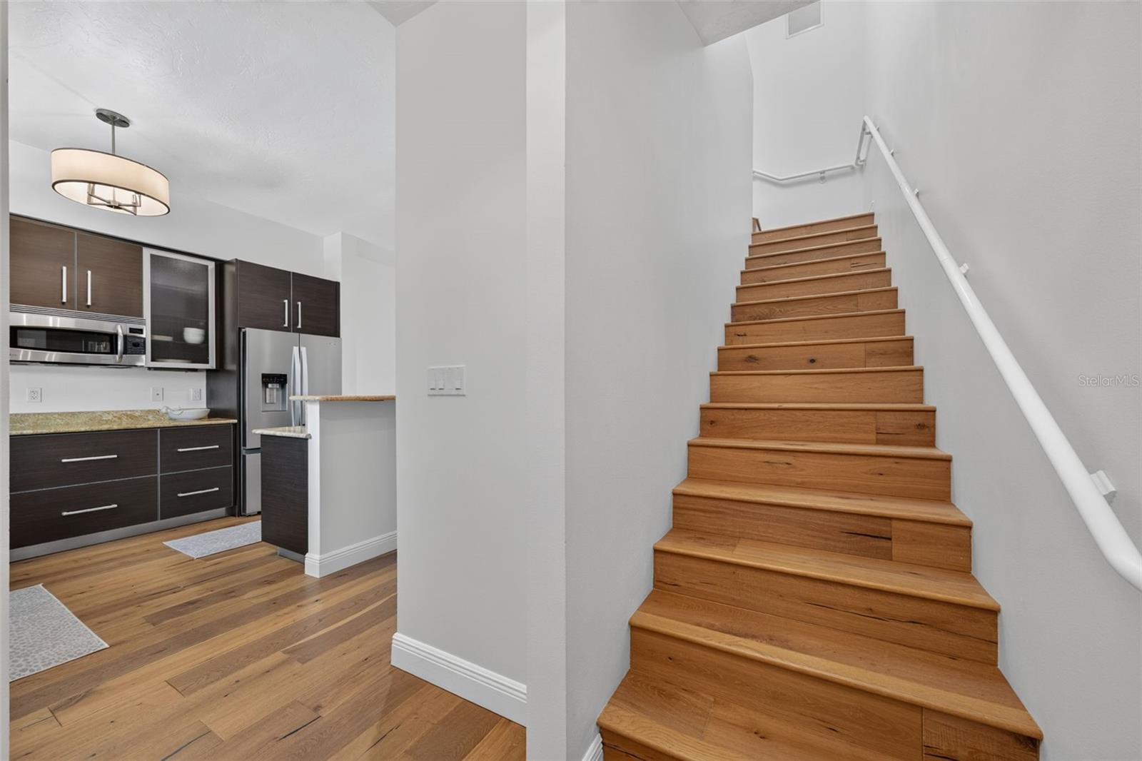433 CENTRAL AVE — photo 19