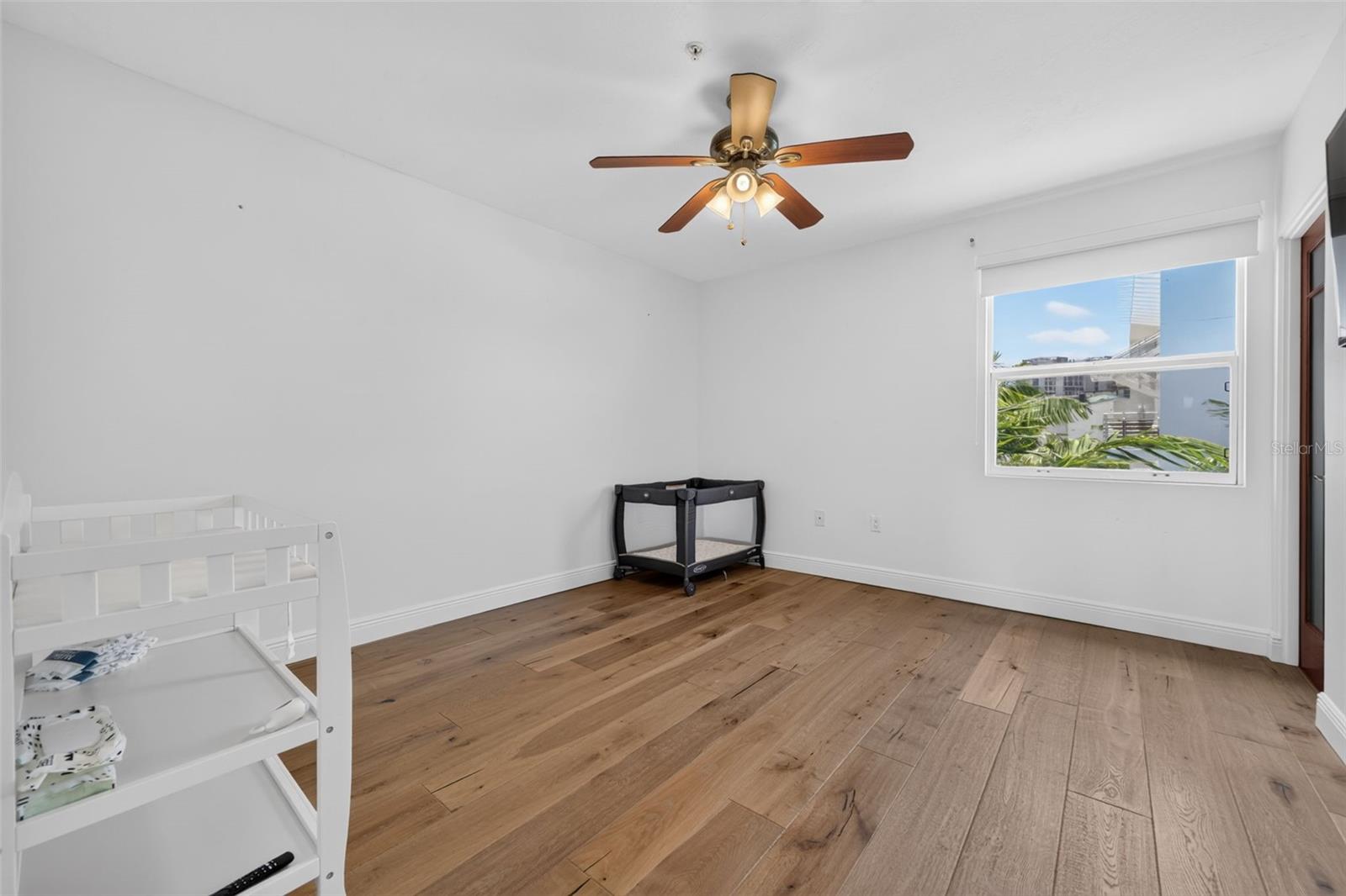 433 CENTRAL AVE — photo 33