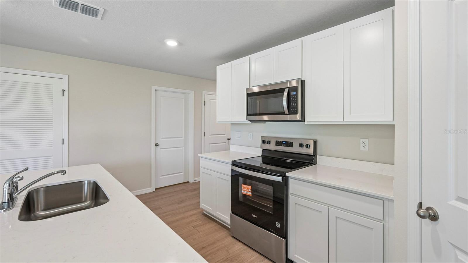 12318 HOPSCOTCH AVE — photo 9