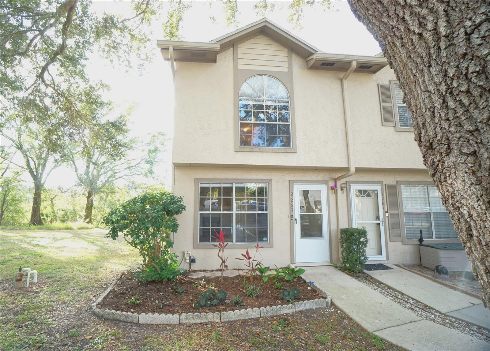 2263 FLETCHERS POINT CIR — photo 2