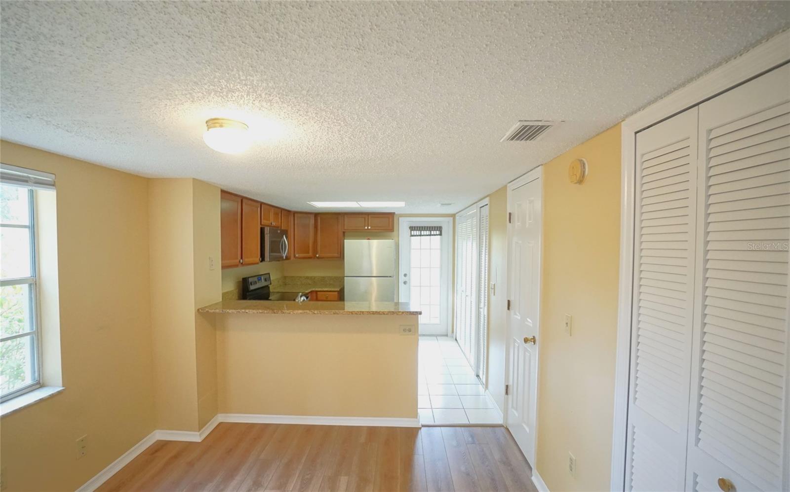 2263 FLETCHERS POINT CIR — photo 9