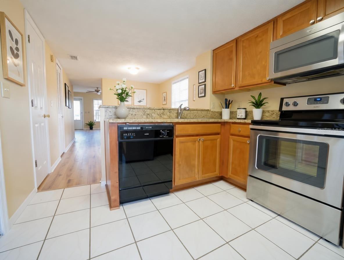 2263 FLETCHERS POINT CIR — photo 12
