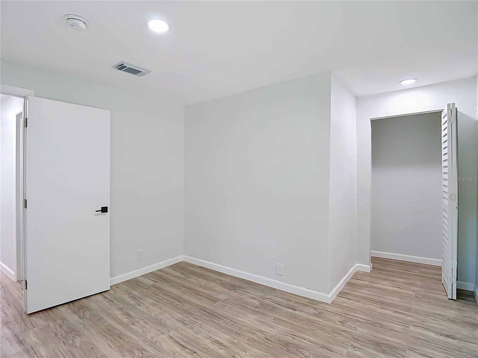 10009 N FLORENCE AVE — photo 34