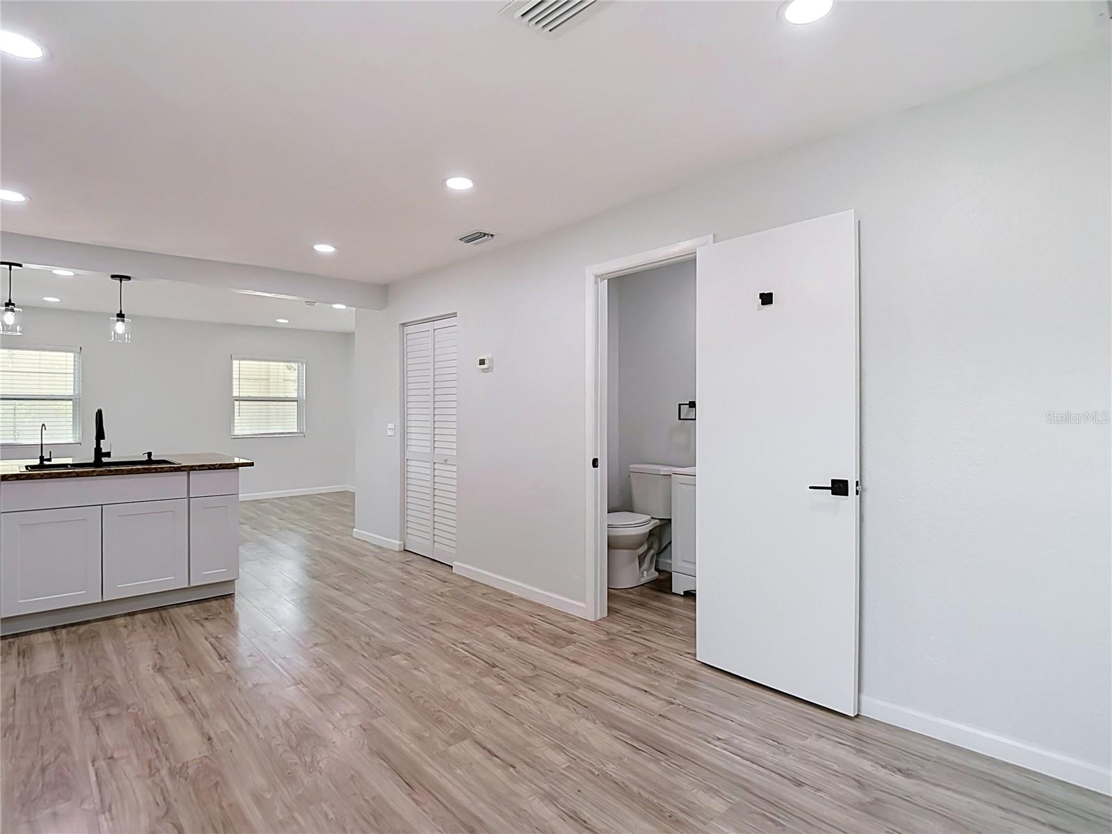 10009 N FLORENCE AVE — photo 20