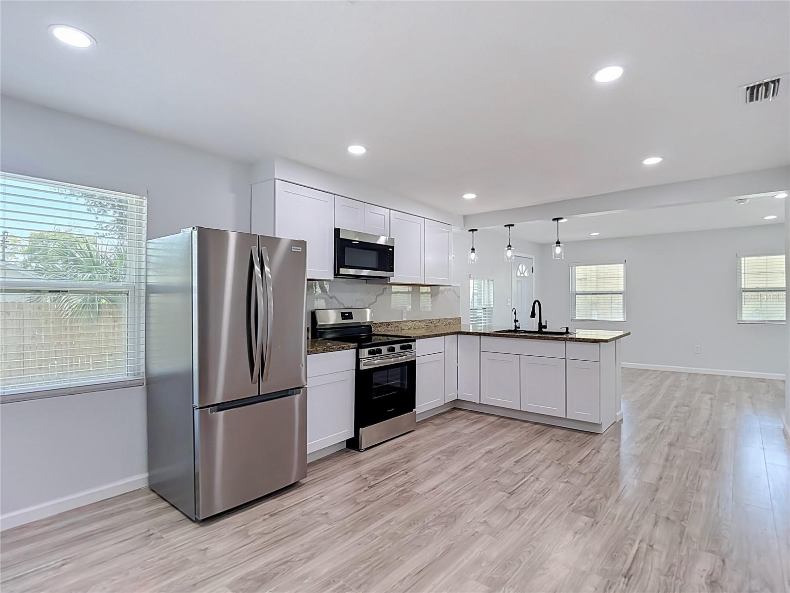 10009 N FLORENCE AVE — photo 19