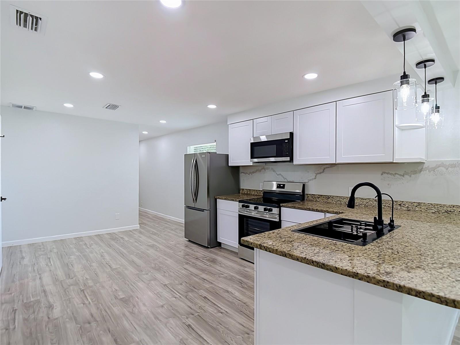 10009 N FLORENCE AVE — photo 14