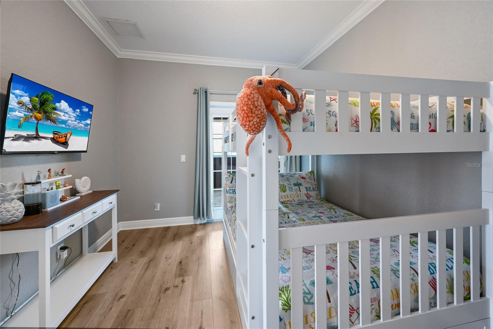 159 CRESCENT DR — photo 31
