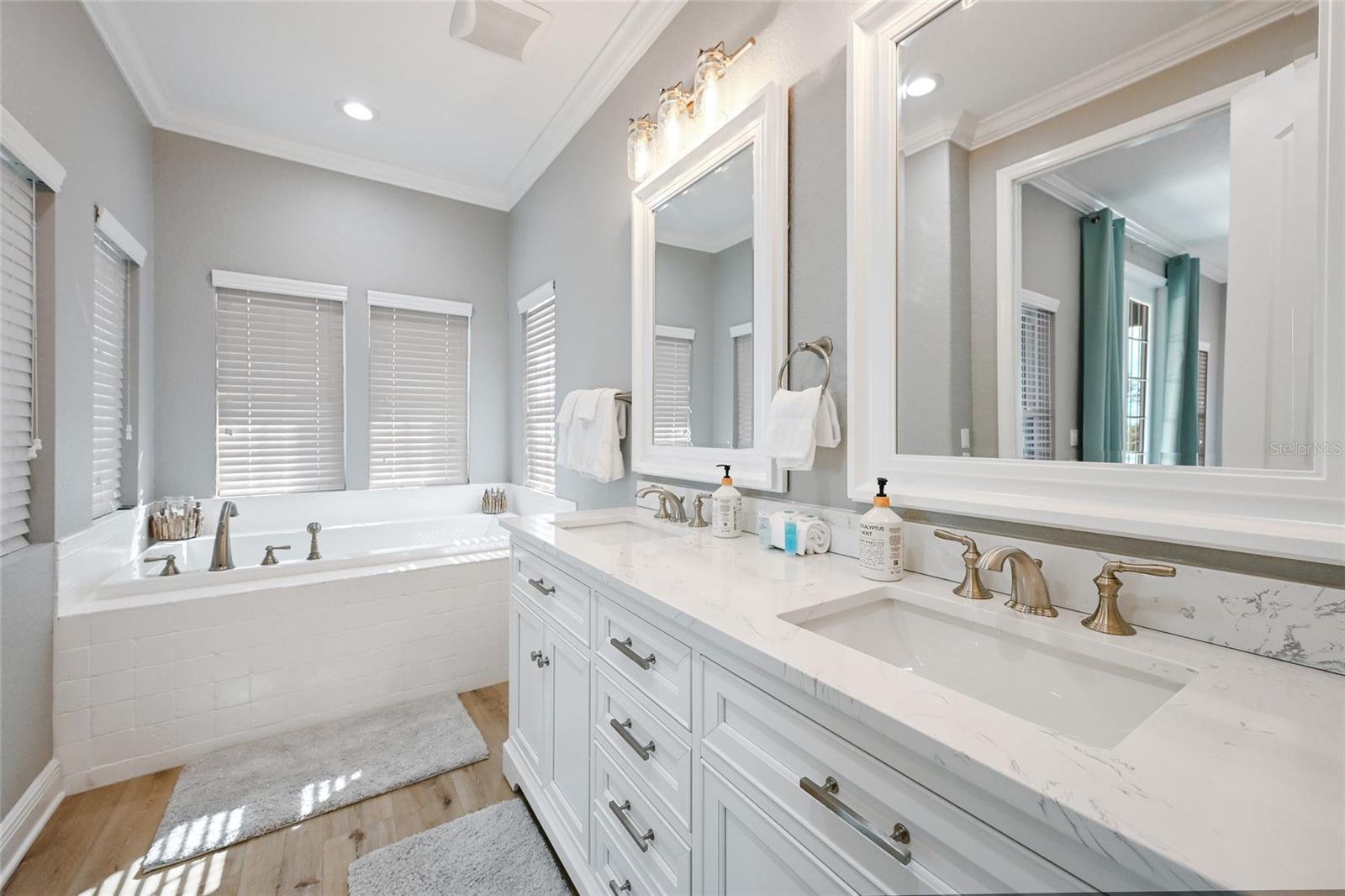159 CRESCENT DR — photo 39
