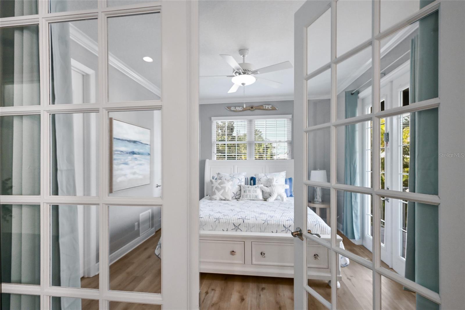 159 CRESCENT DR — photo 25