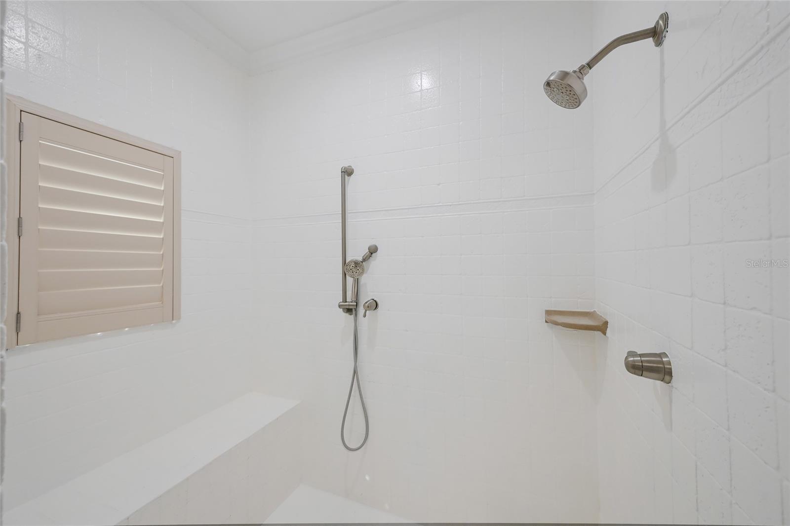 159 CRESCENT DR — photo 41