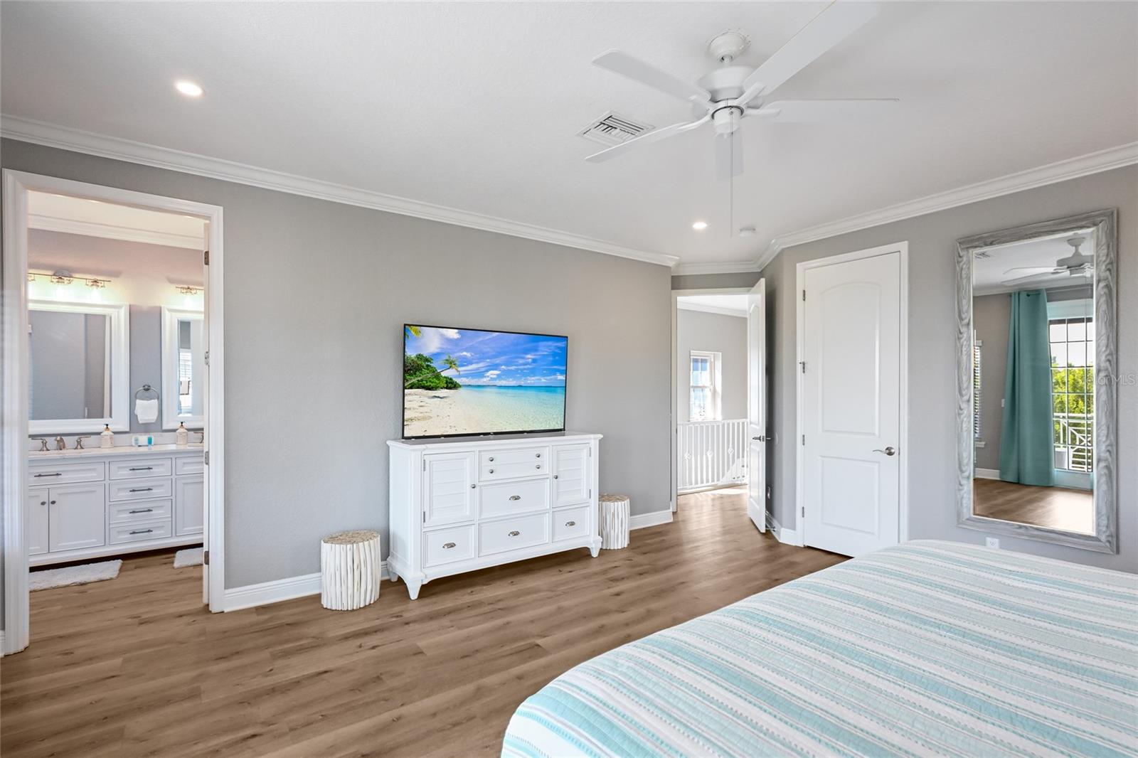 159 CRESCENT DR — photo 37