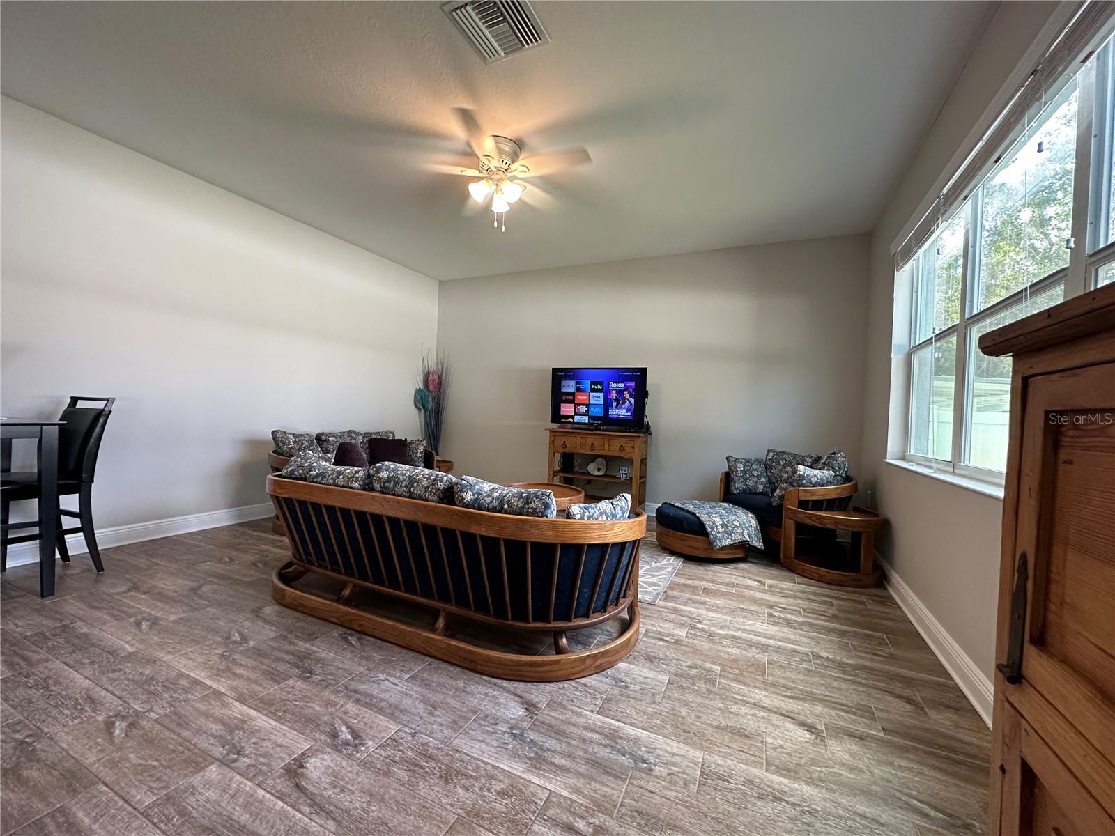 3313 W WALNUT ST — photo 3