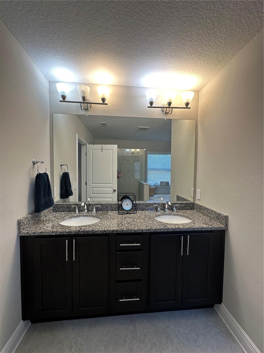 3313 W WALNUT ST — photo 8