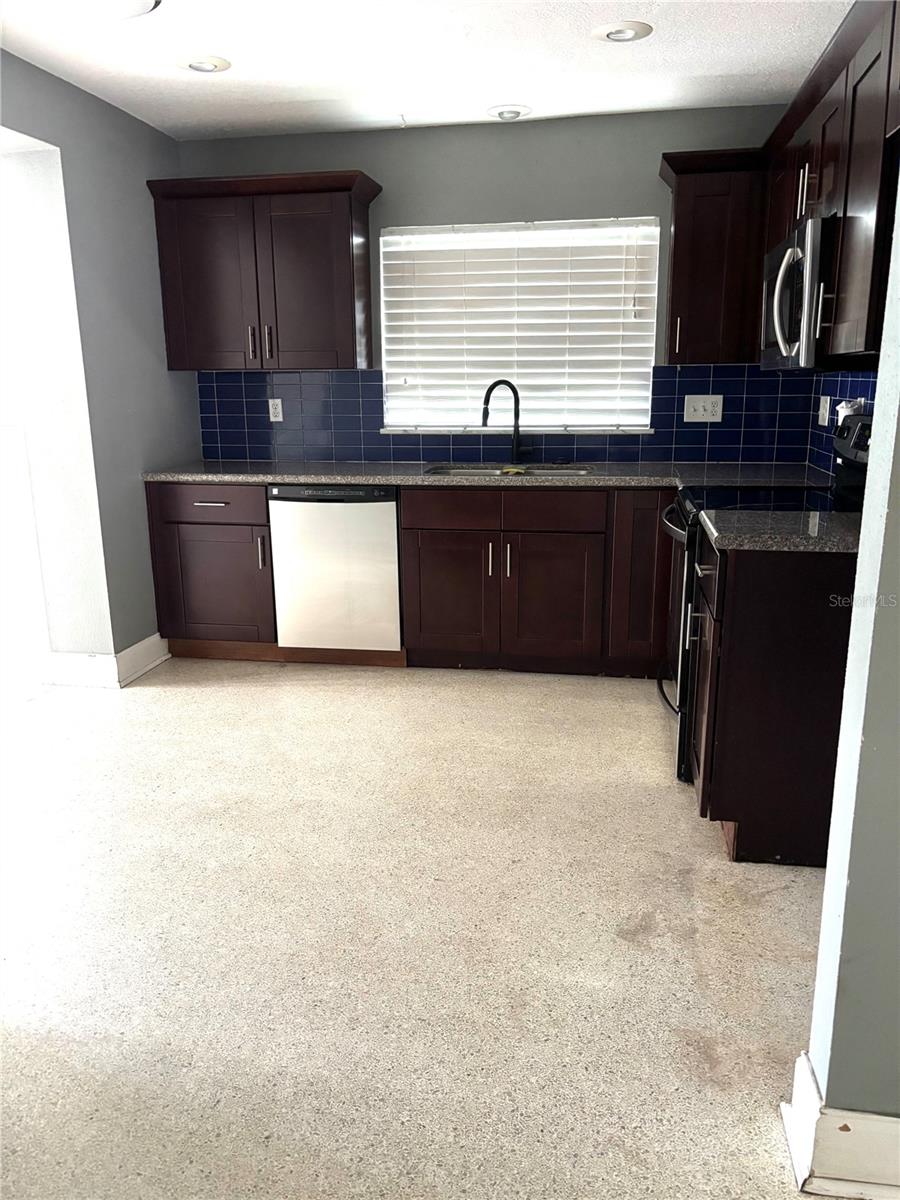 2050 HIGH RIDGE DR — photo 6