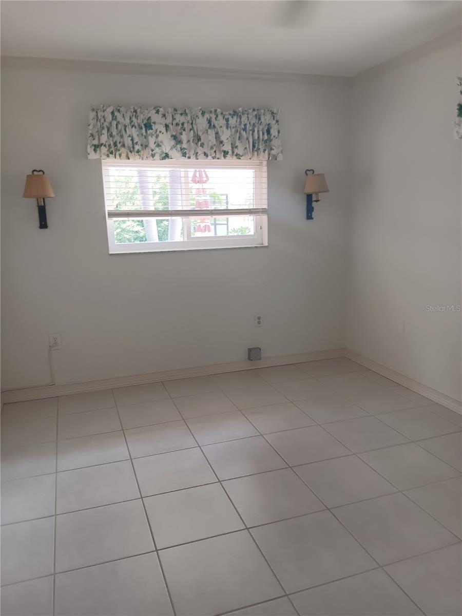 980 N GONDOLA DR — photo 16