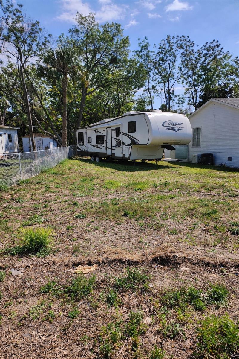 7904 CADILLAC AVE — photo 33