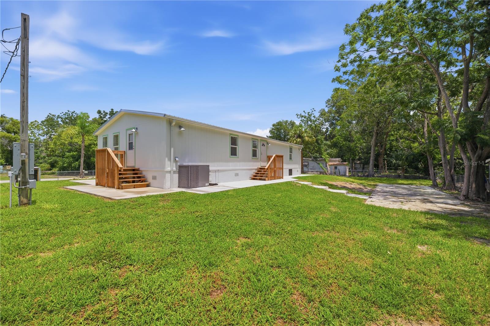 7904 CADILLAC AVE — photo 37