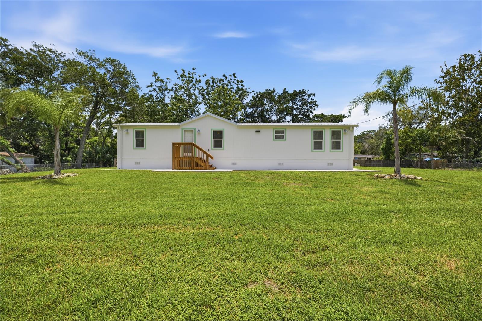 7904 CADILLAC AVE — photo 26