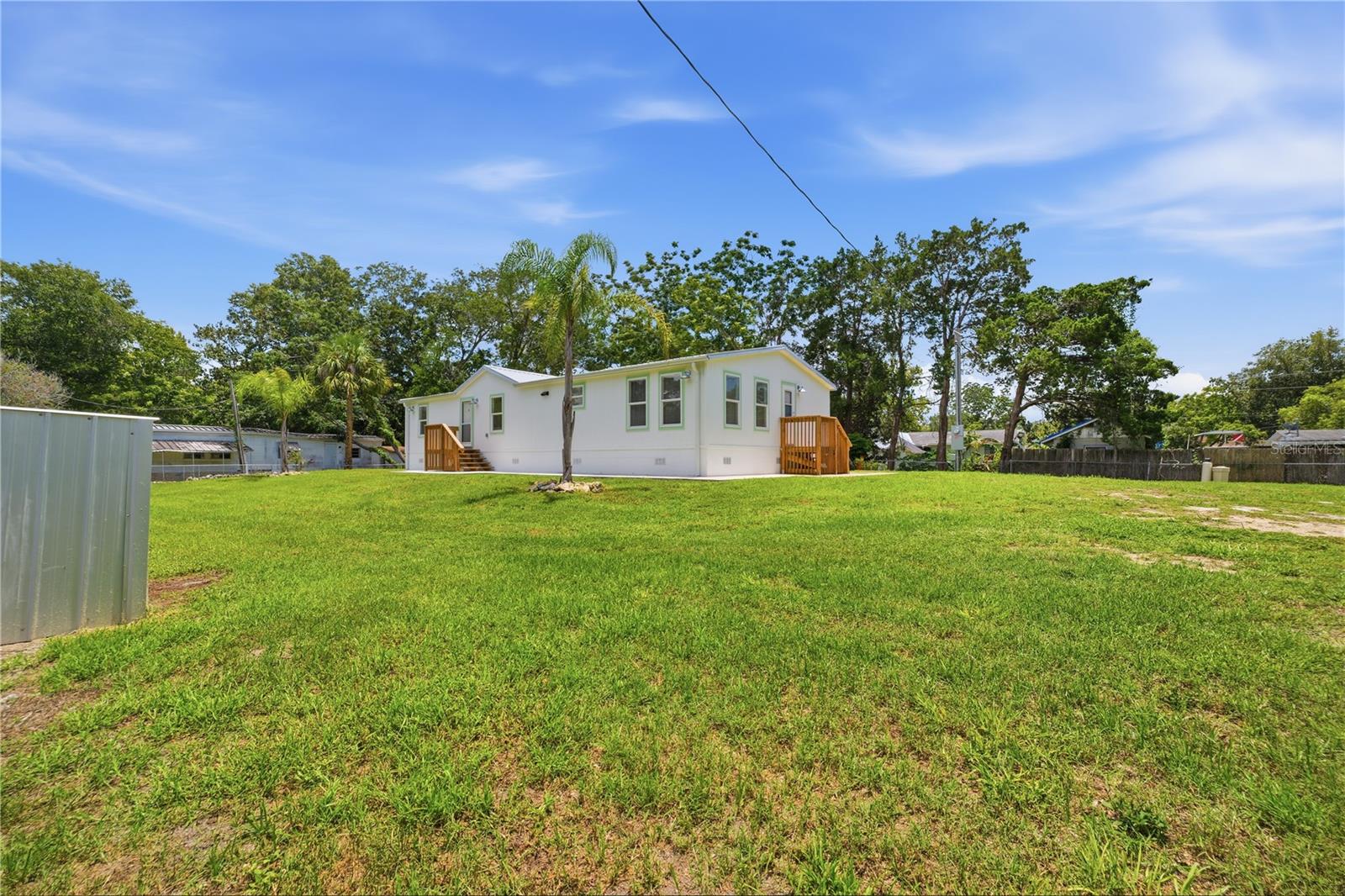 7904 CADILLAC AVE — photo 29