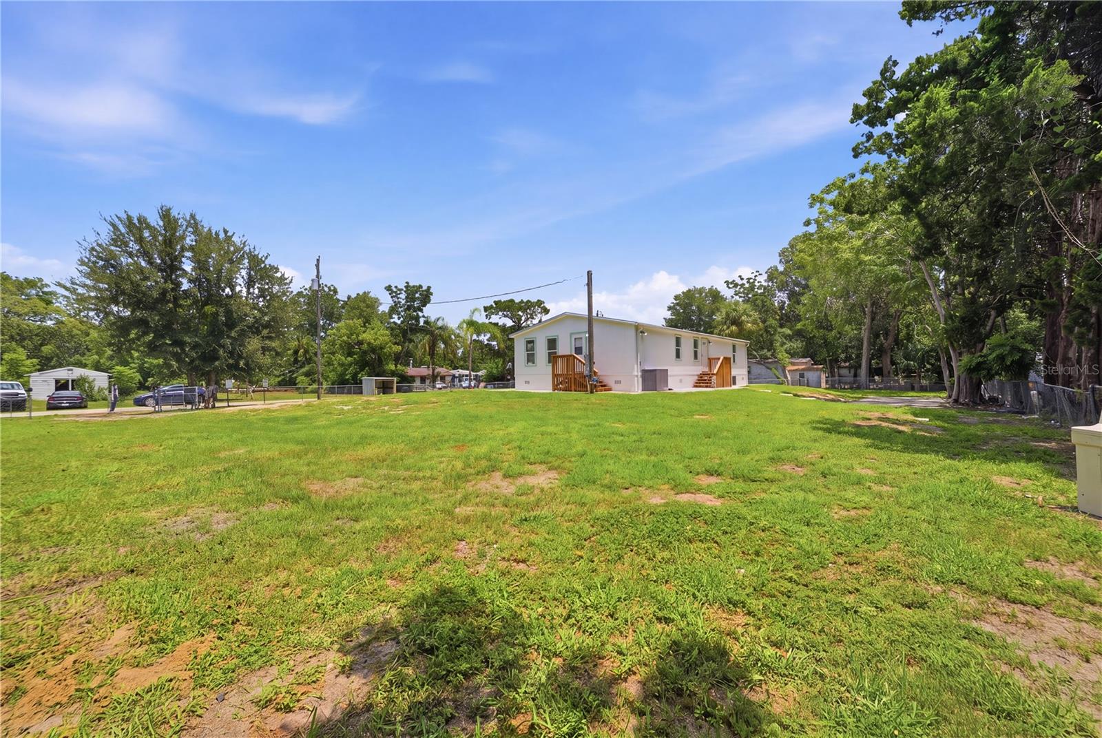 7904 CADILLAC AVE — photo 32