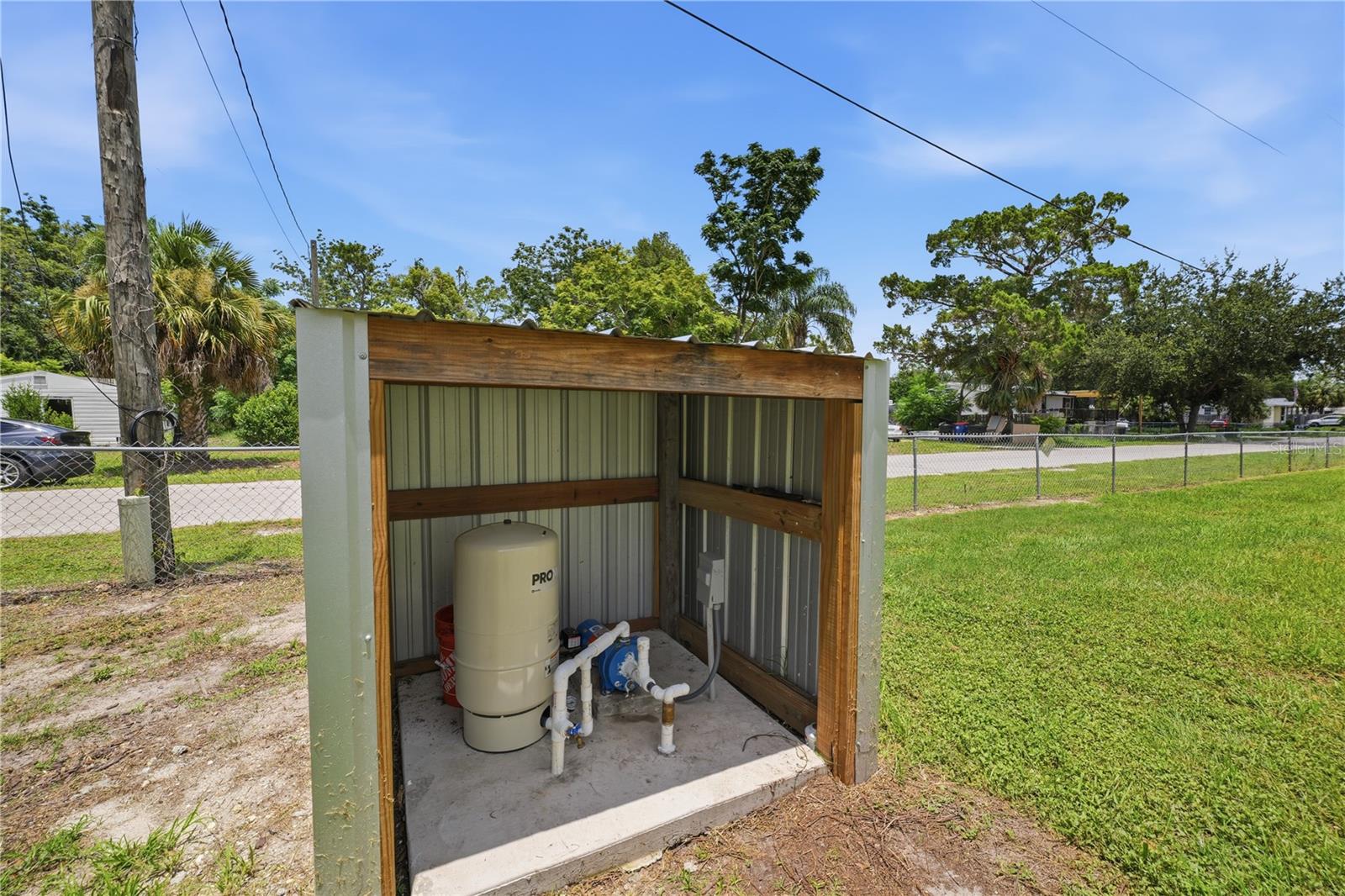 7904 CADILLAC AVE — photo 35