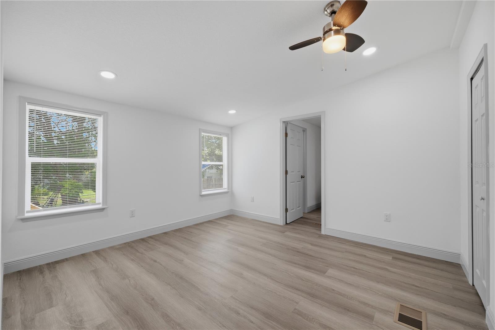 7904 CADILLAC AVE — photo 19