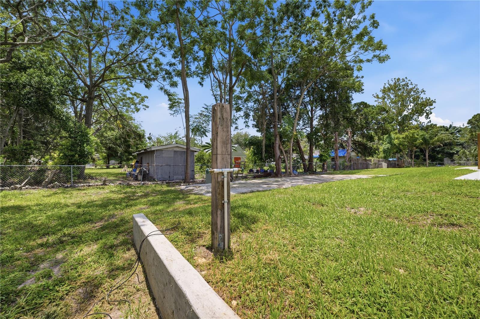 7904 CADILLAC AVE — photo 34