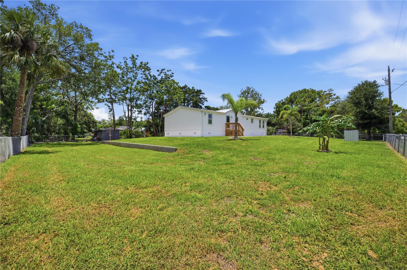 7904 CADILLAC AVE — photo 36