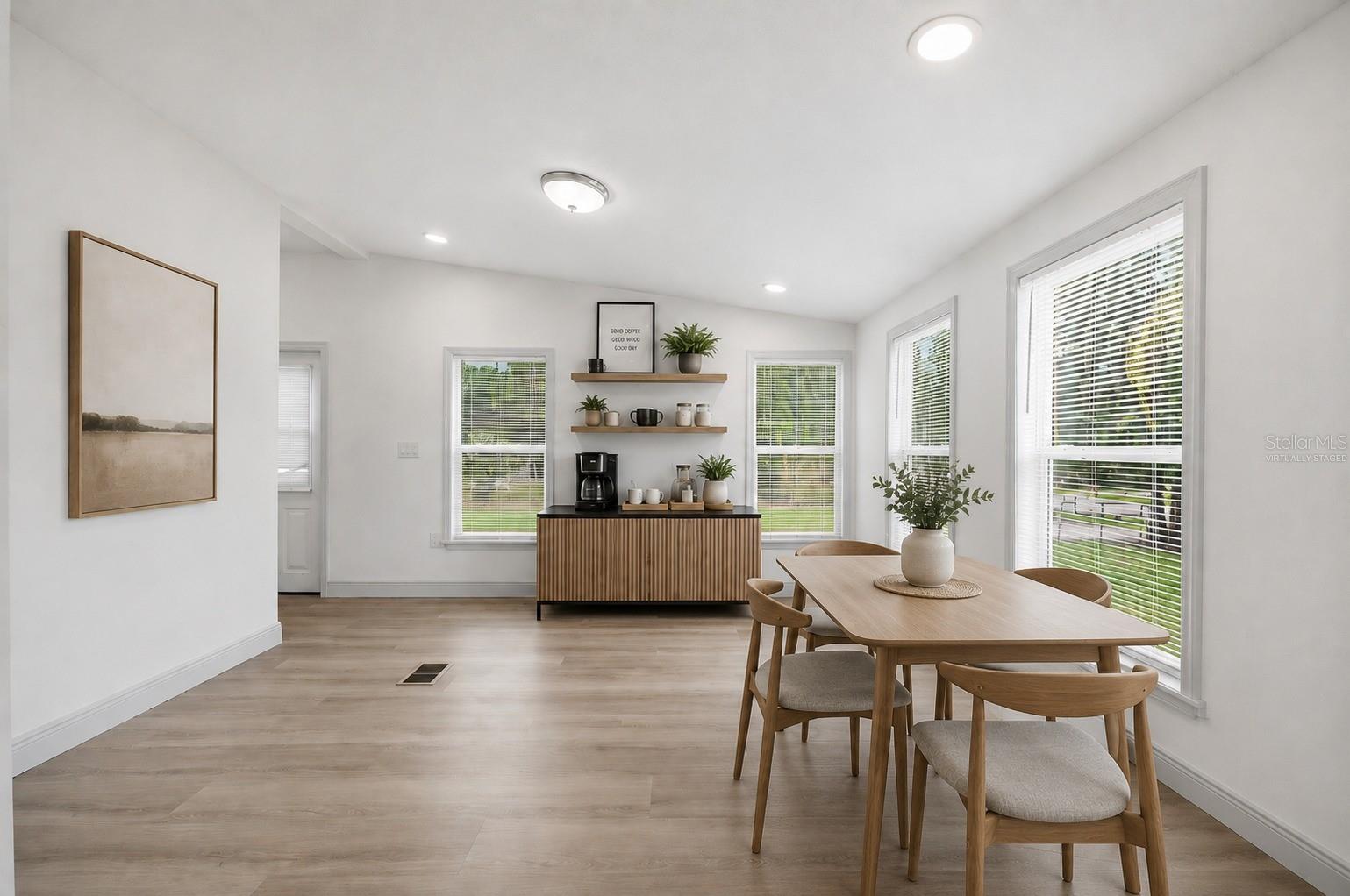 7904 CADILLAC AVE — photo 8