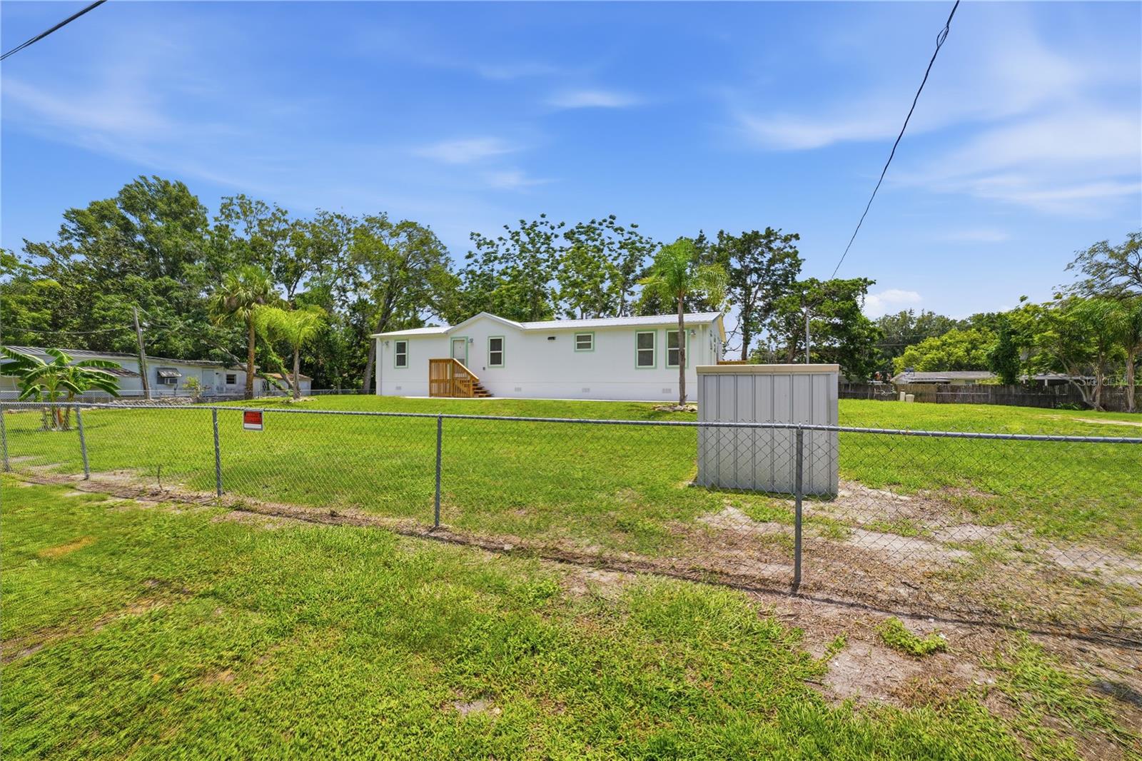 7904 CADILLAC AVE — photo 28