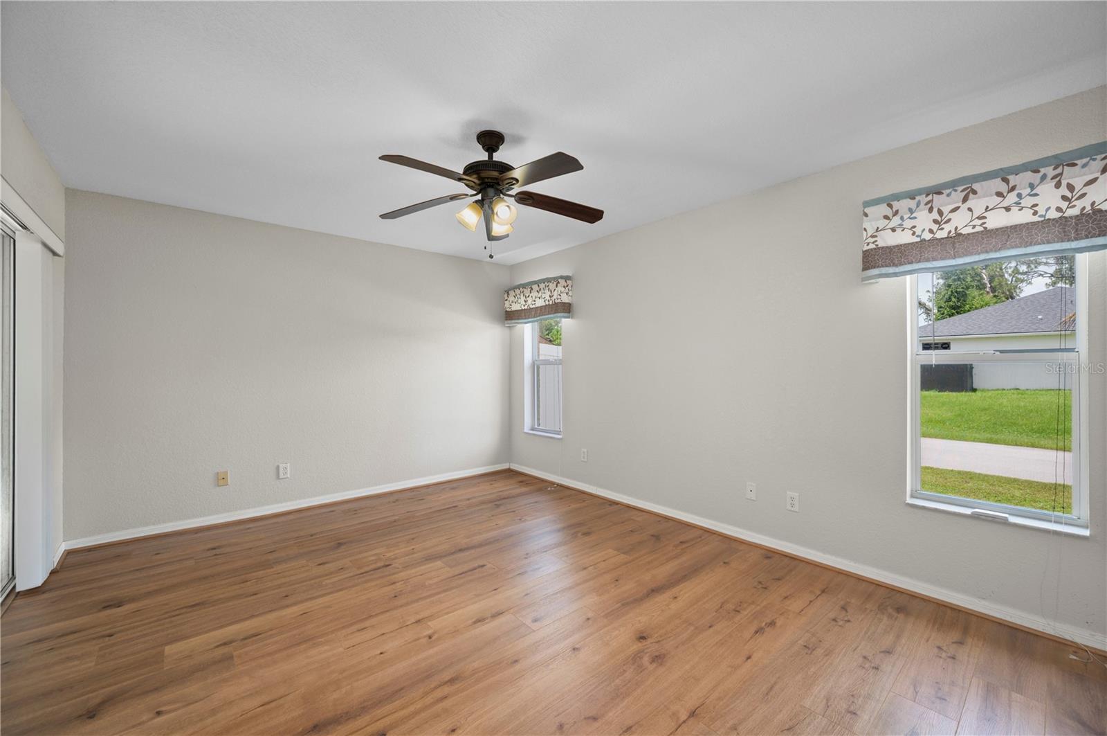 5615 MOJAVE AVE — photo 21