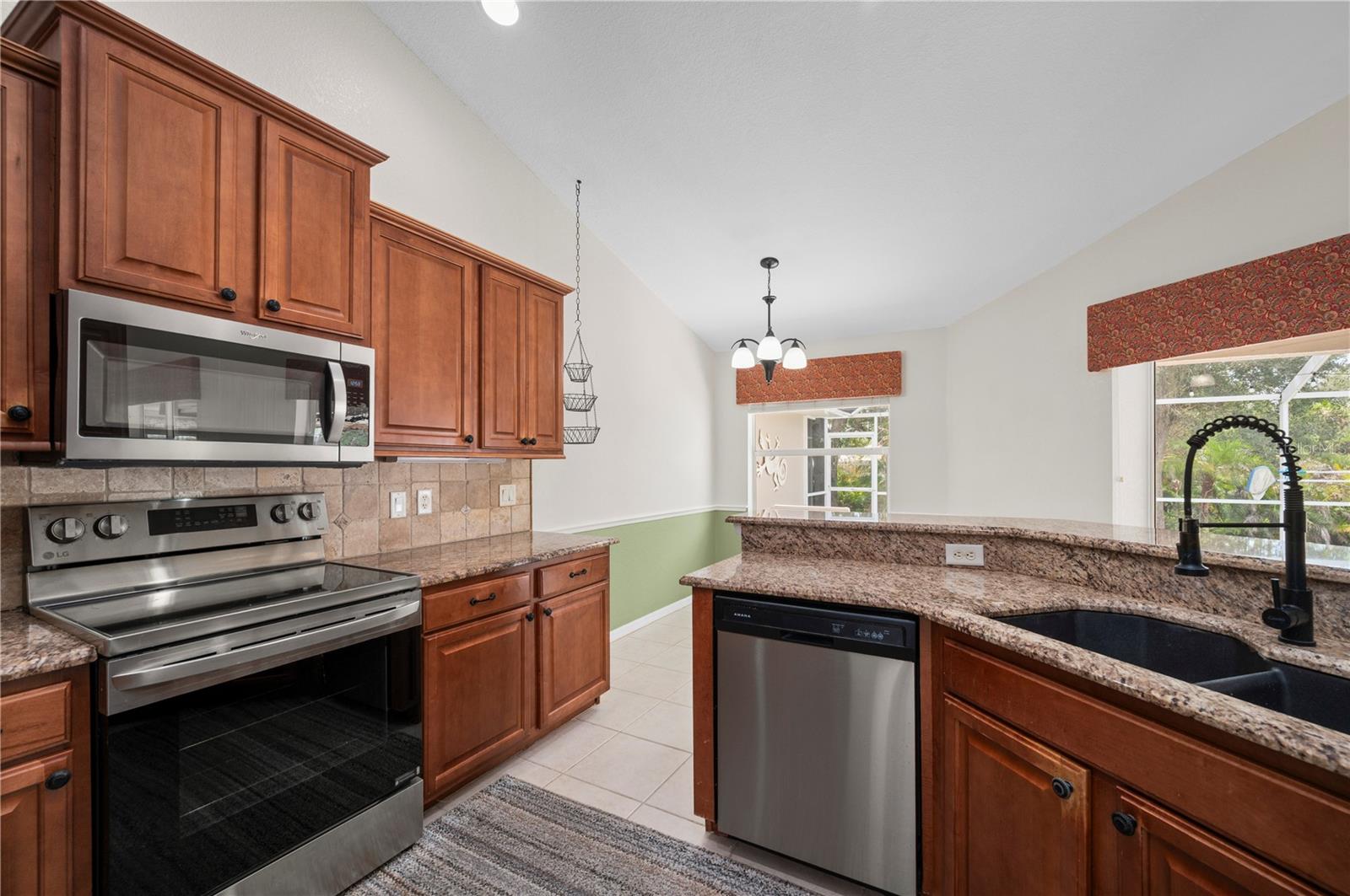5615 MOJAVE AVE — photo 16
