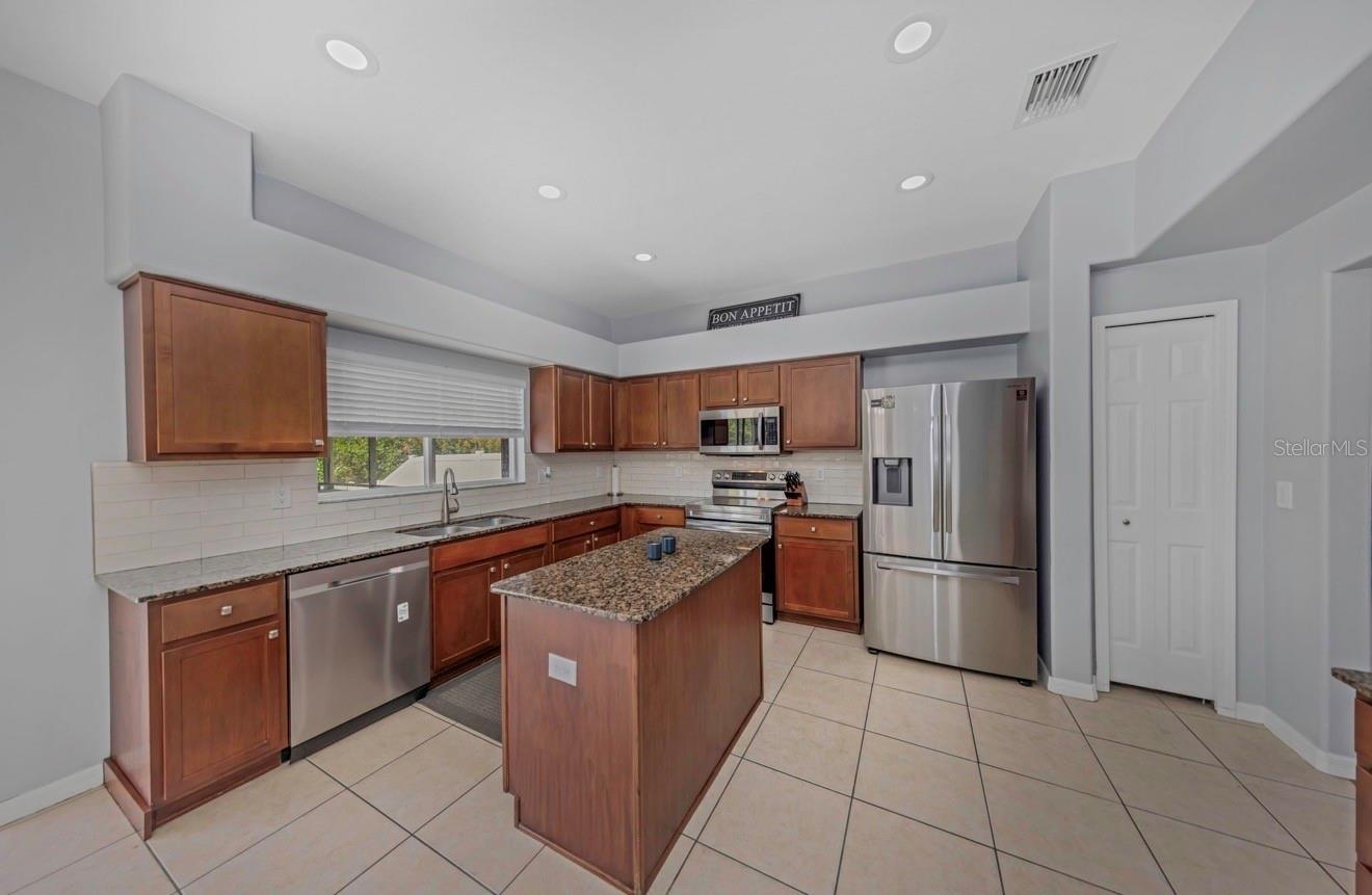 1853 PINK GUARA CT — photo 12