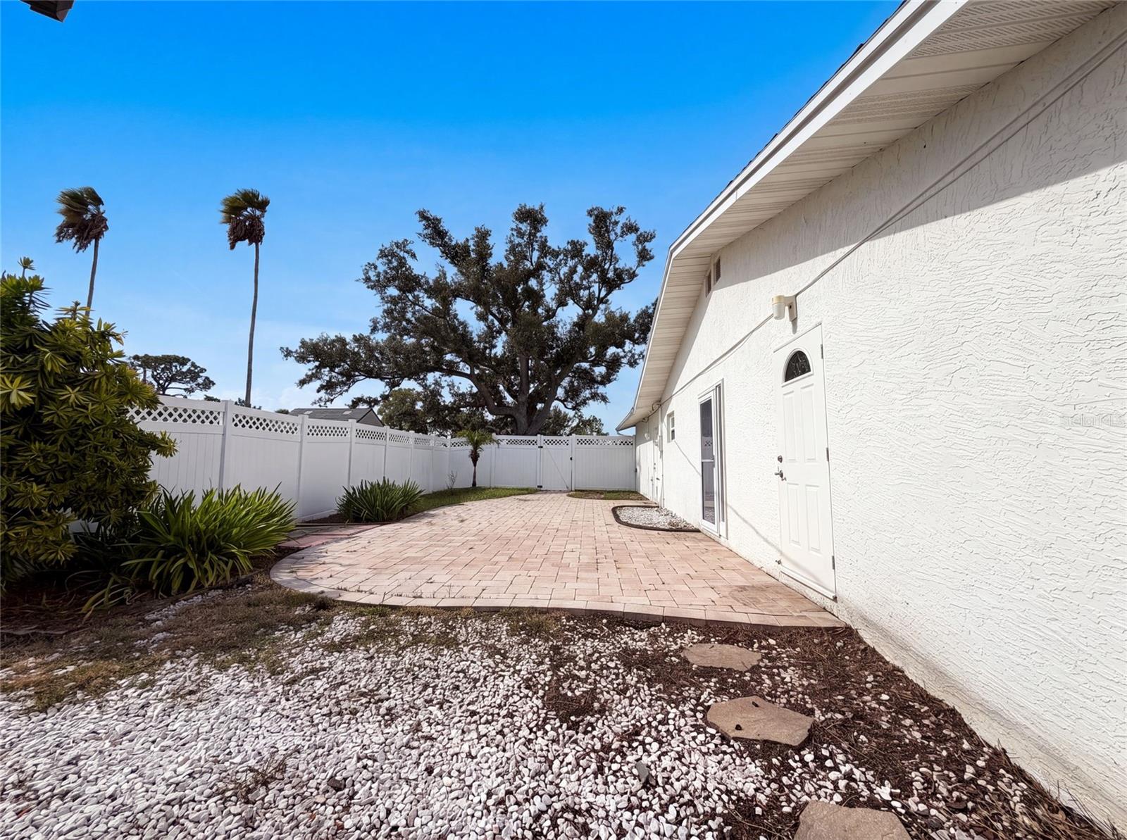 1672 JUPITER RD — photo 27
