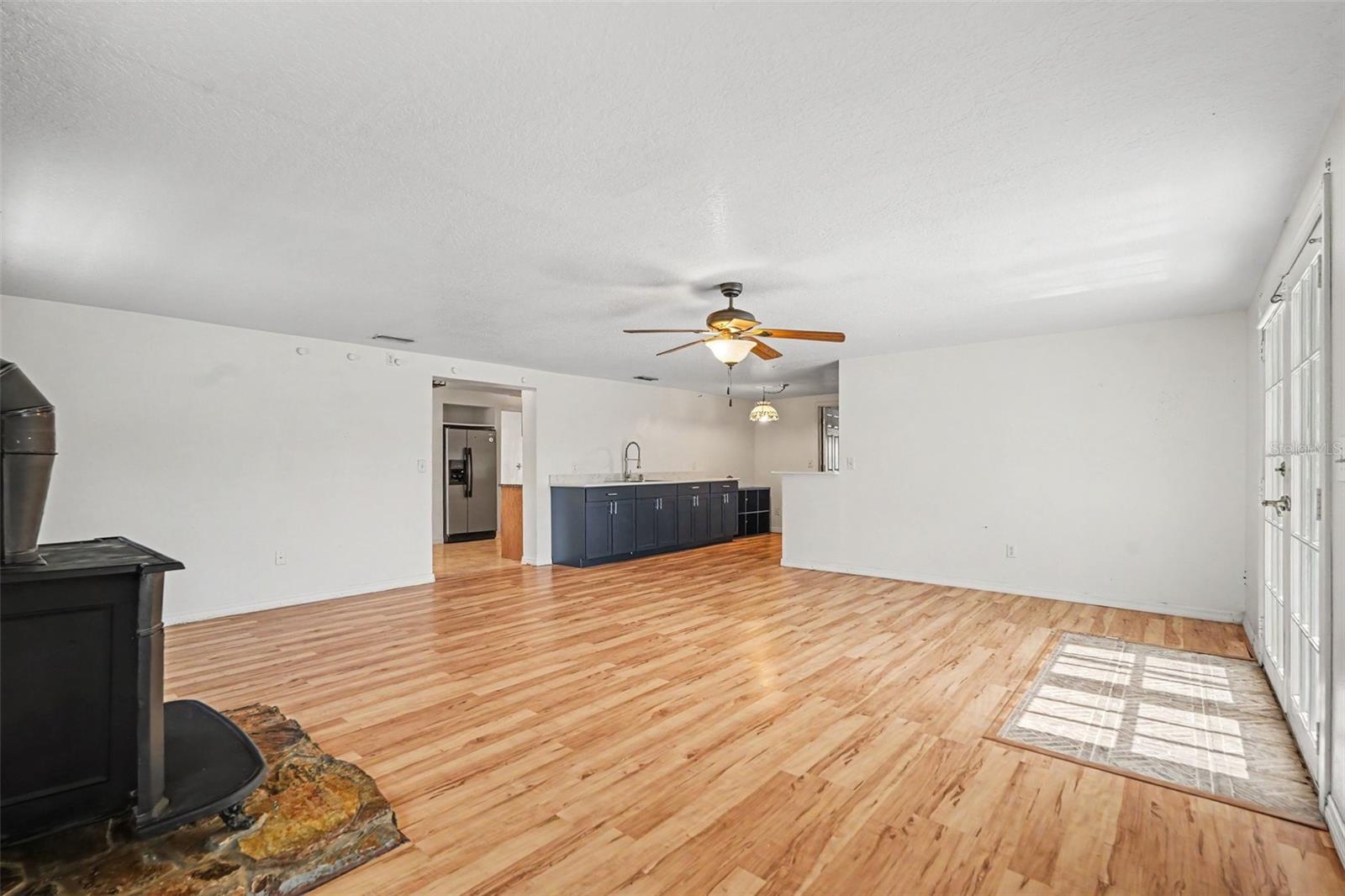 6006 N HUBERT AVE — photo 7