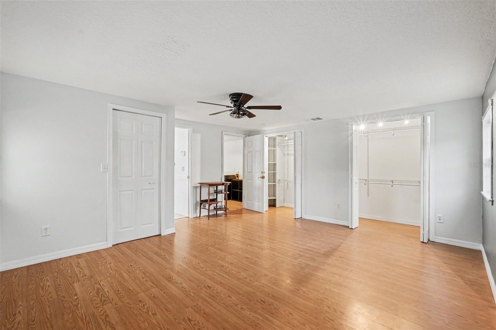 6006 N HUBERT AVE — photo 17