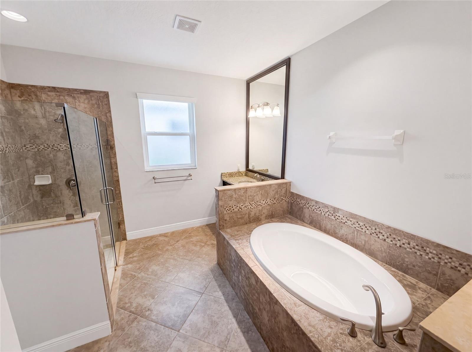 2575 GRAND LAKESIDE DR — photo 27