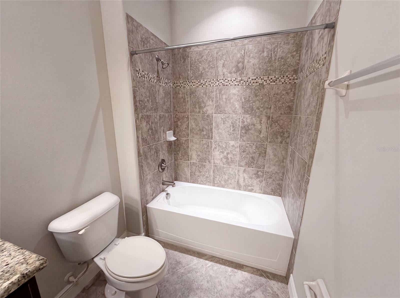 2575 GRAND LAKESIDE DR — photo 25