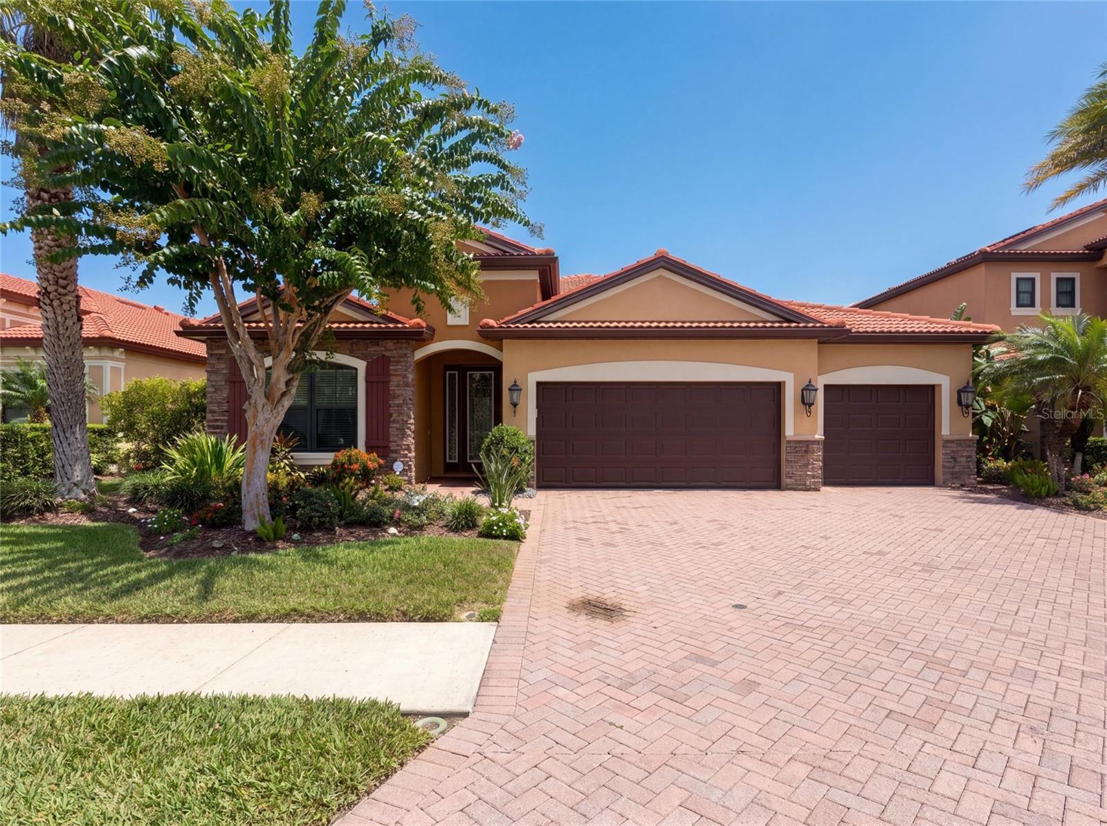 2575 GRAND LAKESIDE DR — photo 40