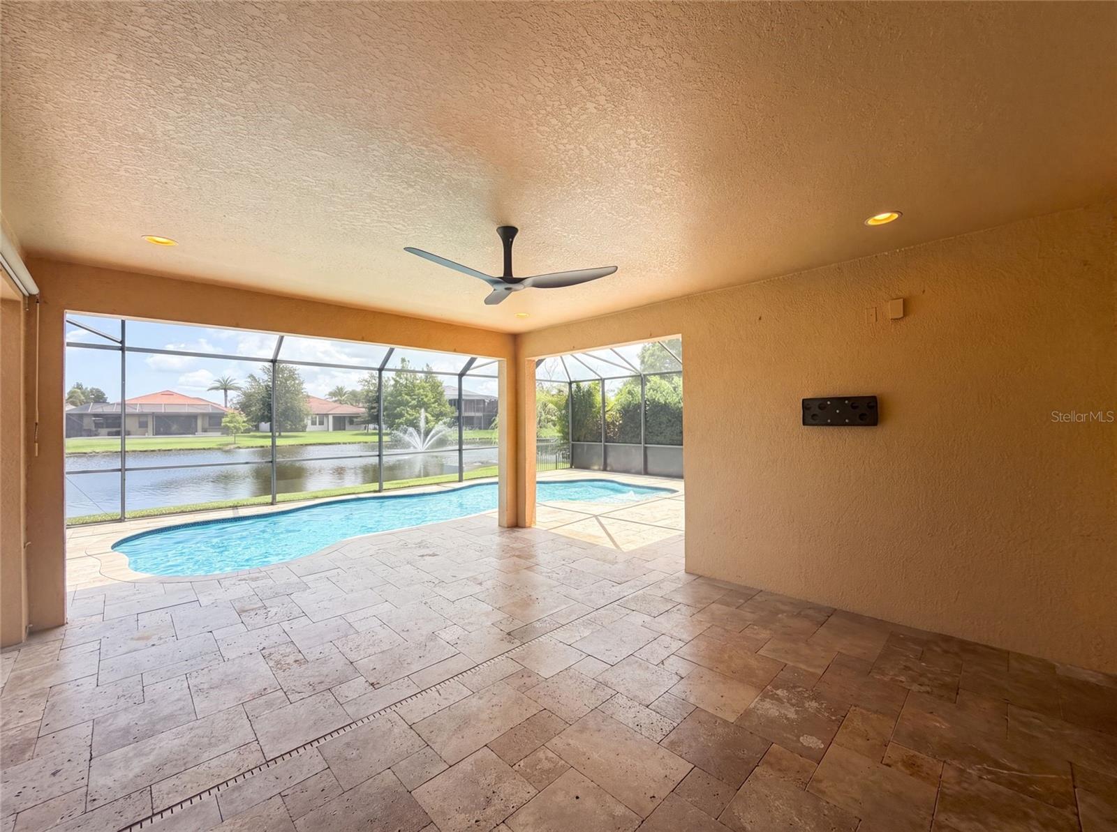 2575 GRAND LAKESIDE DR — photo 2