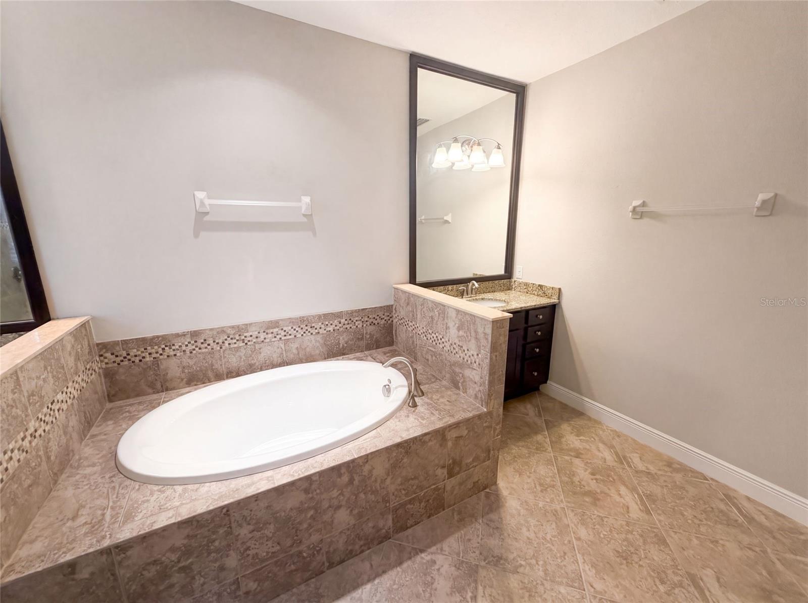 2575 GRAND LAKESIDE DR — photo 29