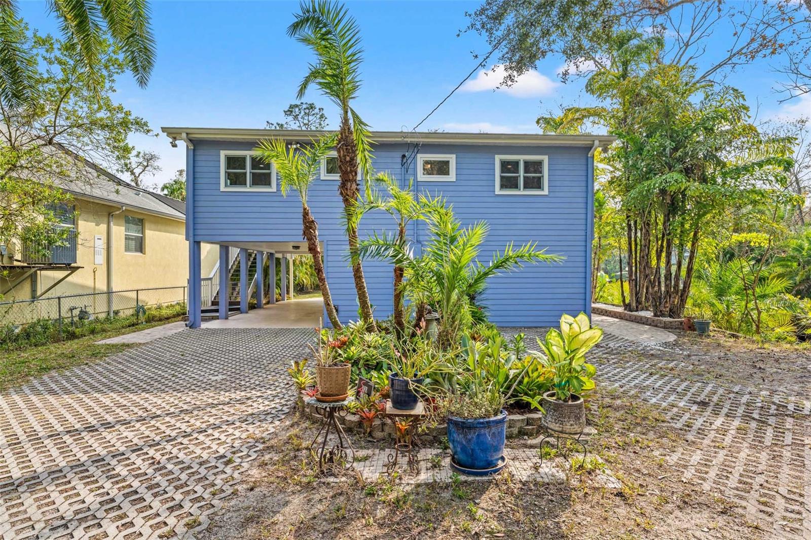 906 W HENRY AVE — photo 91