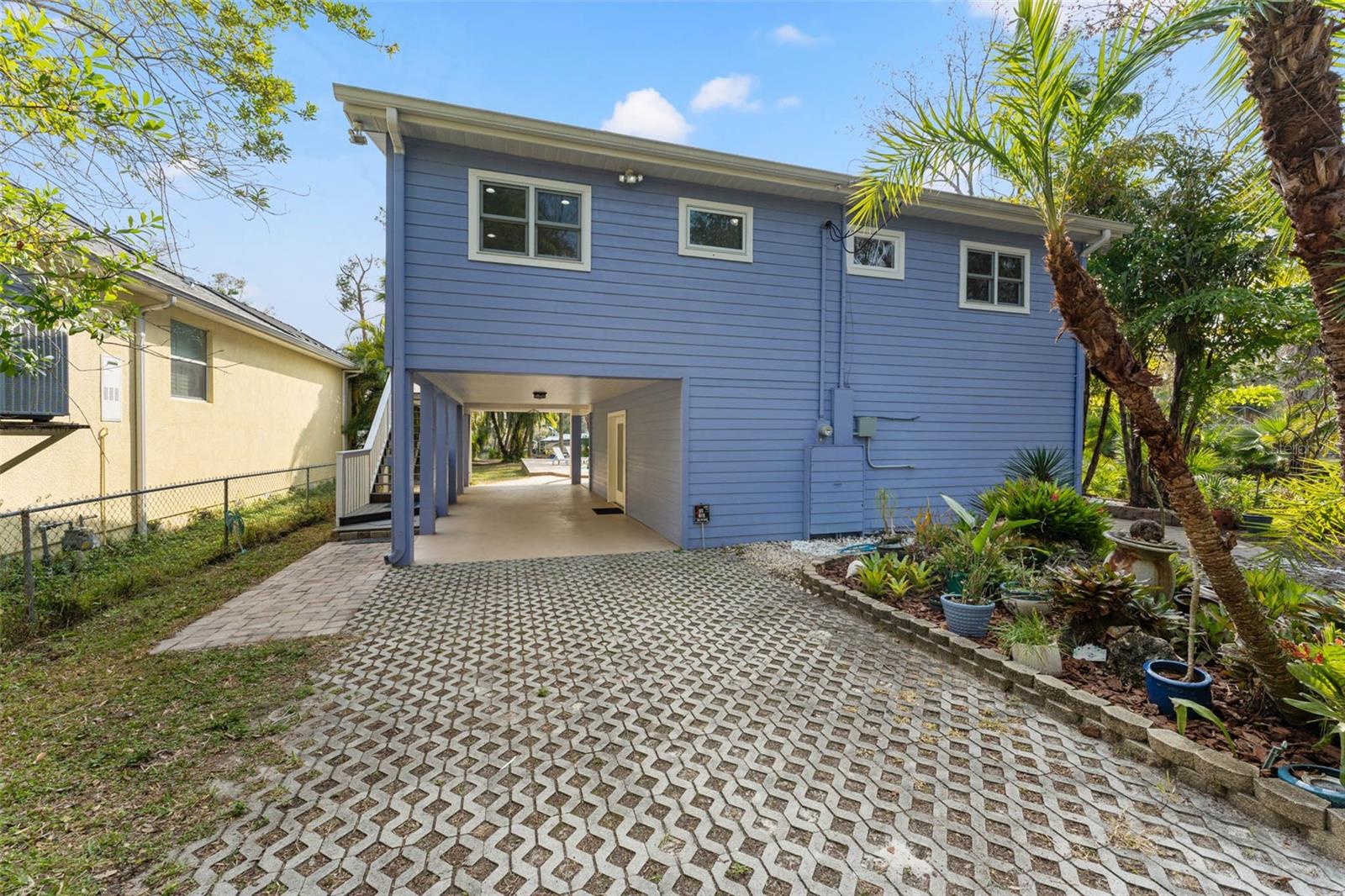 906 W HENRY AVE — photo 89