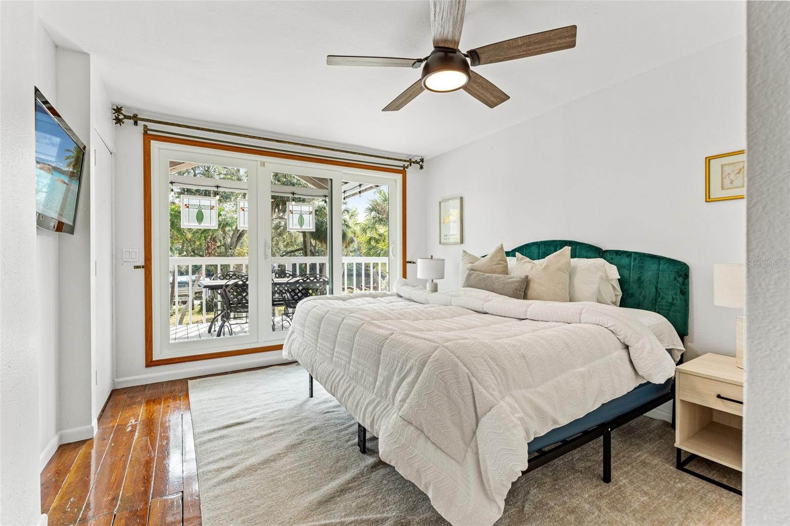 906 W HENRY AVE — photo 28