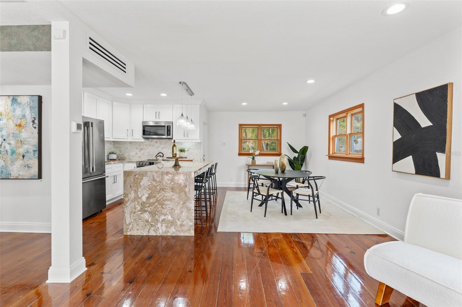 906 W HENRY AVE — photo 12
